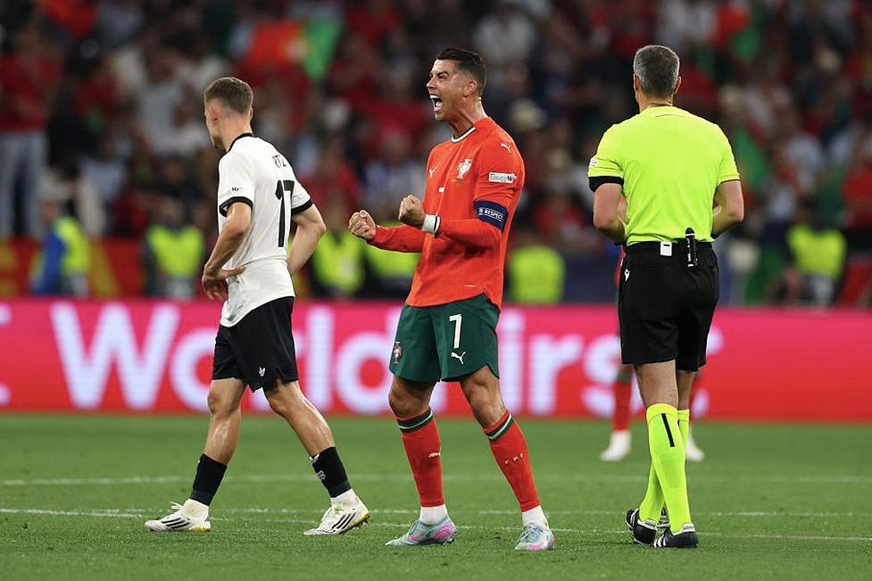 乌拉圭神勇夺胜，小组瞄准欧洲杯