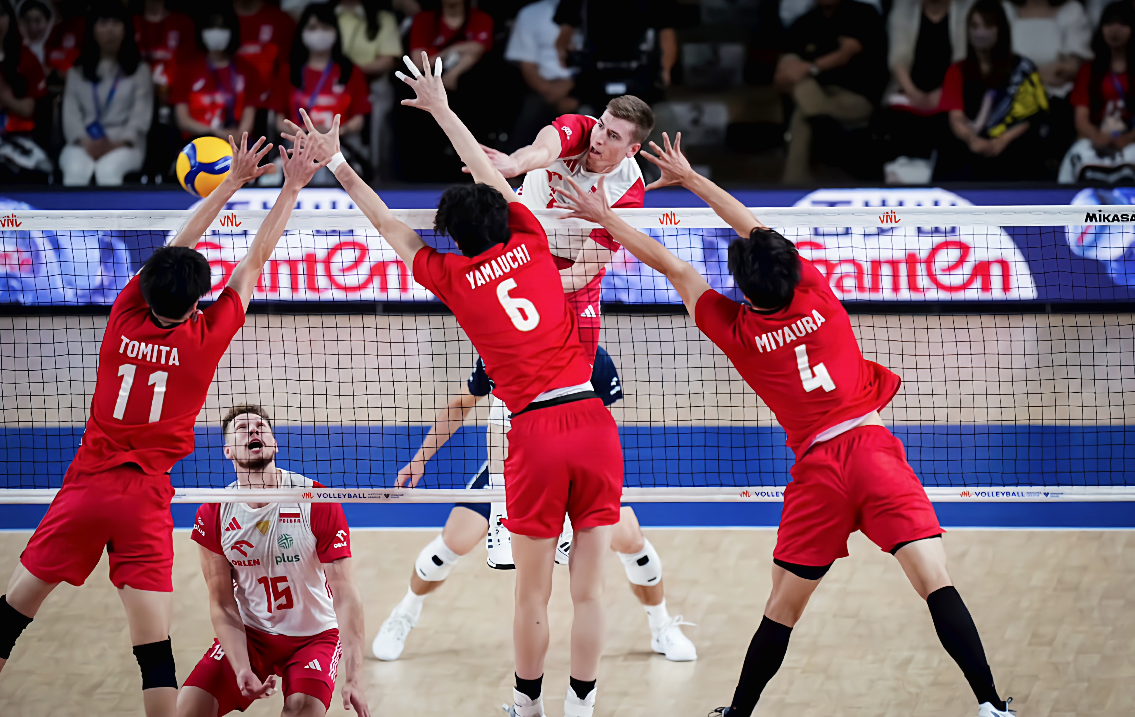 雷速体育官网-德国队横扫日本队，波尔惊艳四座