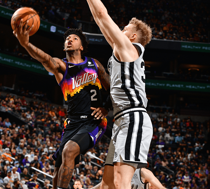 雷速足球直播平台-四川队鏖战浙江队，保罗刷新纪录