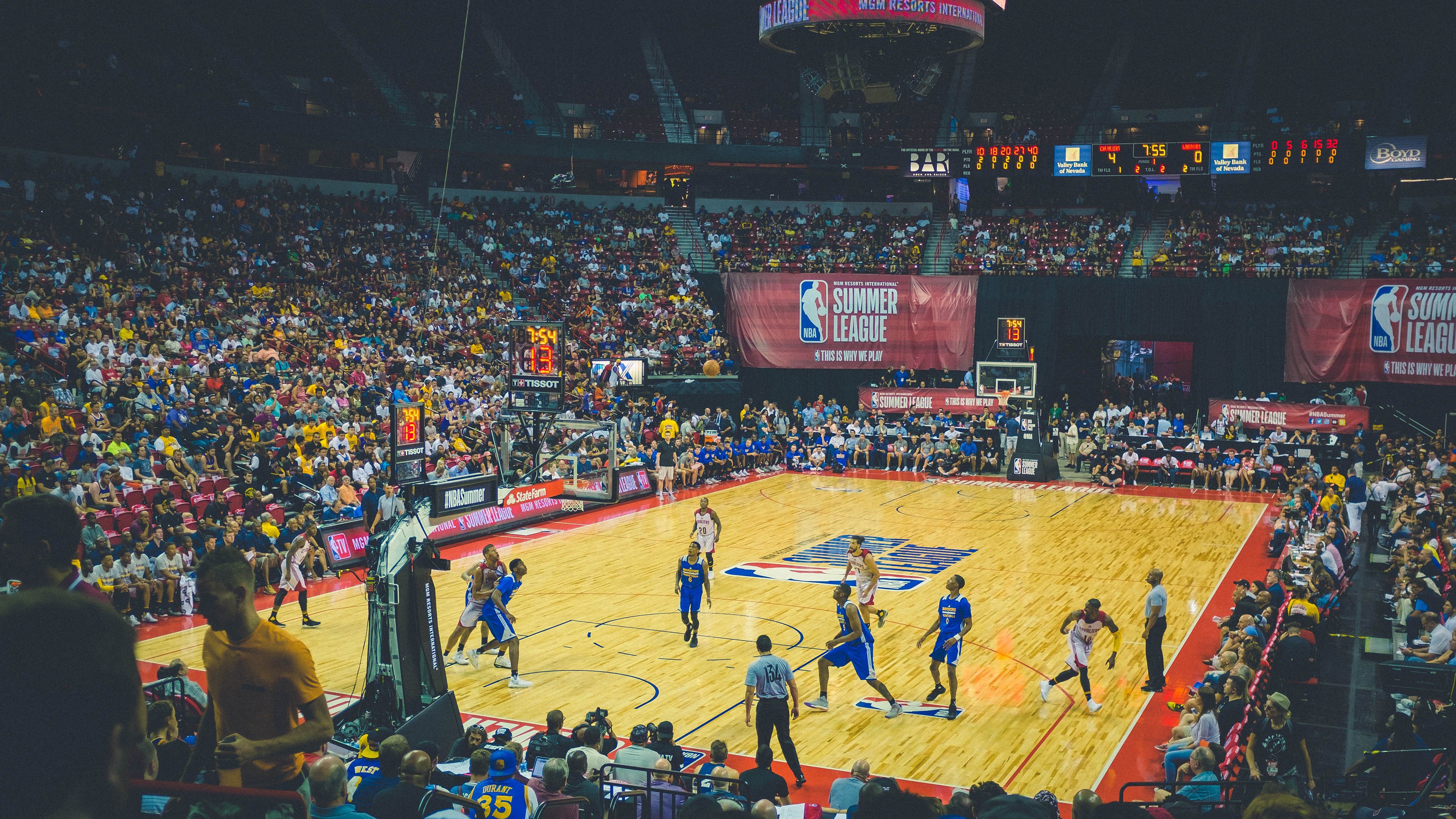 西决生死战之夜，克莱·汤普森如何以攻防转换核心改写战局