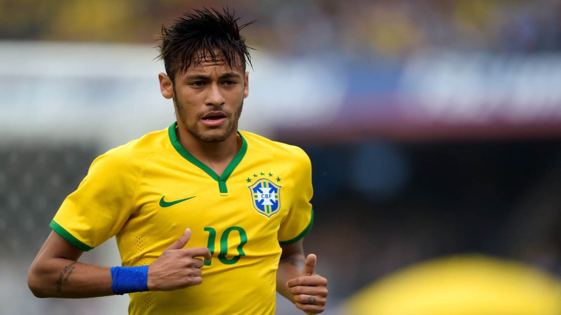 绝杀时刻，维斯塔潘扛起全队，雷诺逆袭红牛