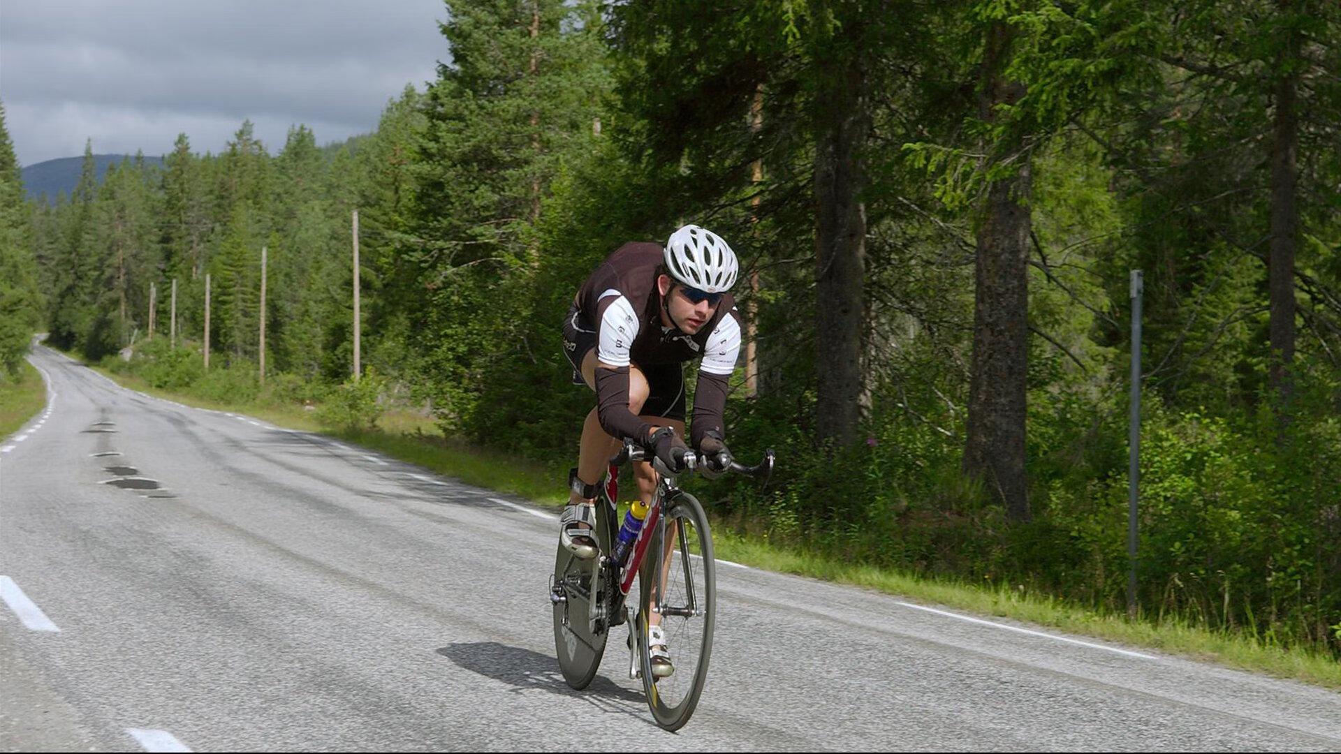 孤勇破局，佩雷兹单骑扛旗，索伯车队逆境力克红牛王朝